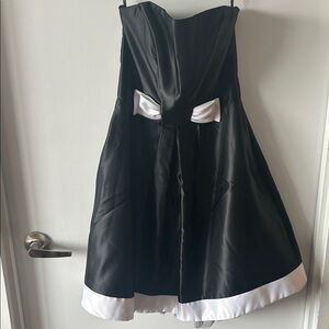 Jessica McClintock Strapless Black & White Fit and Flare Dress | Size 6